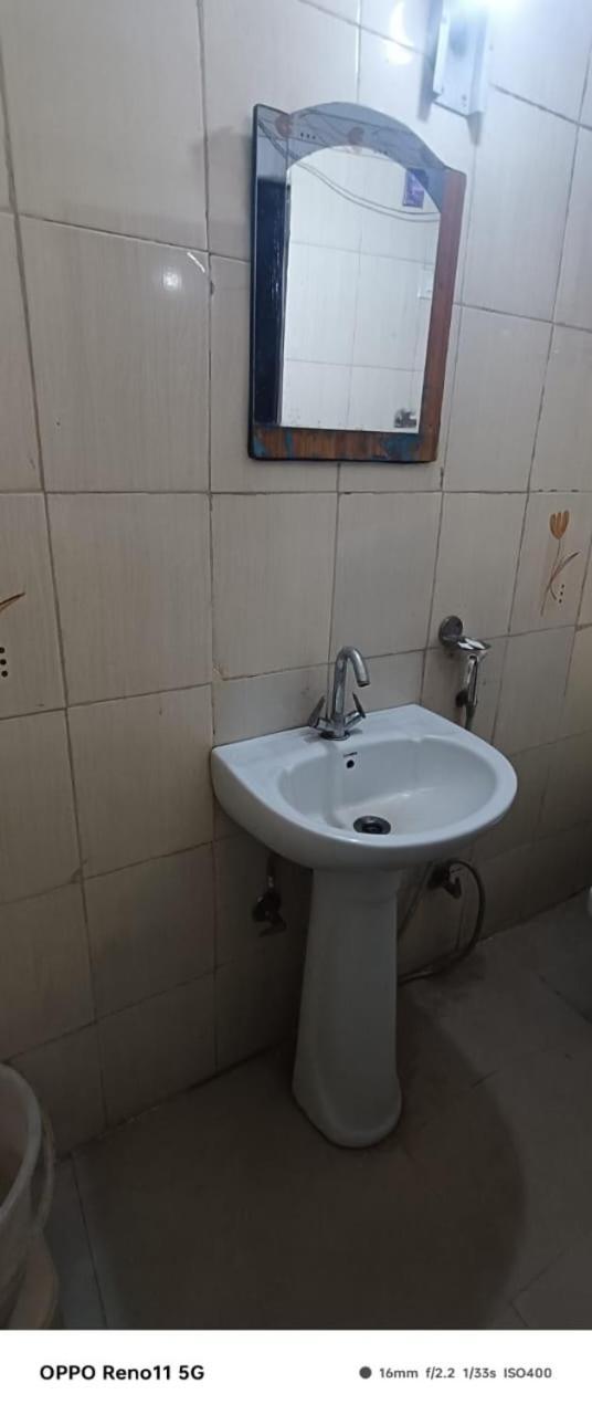 Airport Hotel Pariksheet Inn Νέο Δελχί Εξωτερικό φωτογραφία