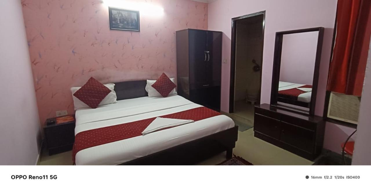 Airport Hotel Pariksheet Inn Νέο Δελχί Εξωτερικό φωτογραφία